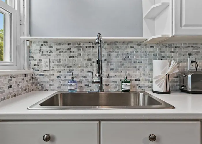 Trendy 2br Near Carson Street With Free Parking Сasa de vacaciones *