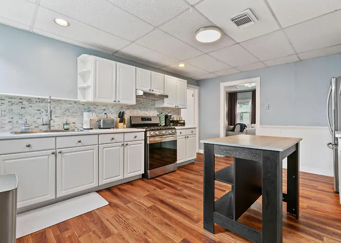 Trendy 2br Near Carson Street With Free Parking * Pittsburgh